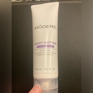 Mōdere body butter In lavender vanilla. Made for all skin types. 4.25 fl oz size